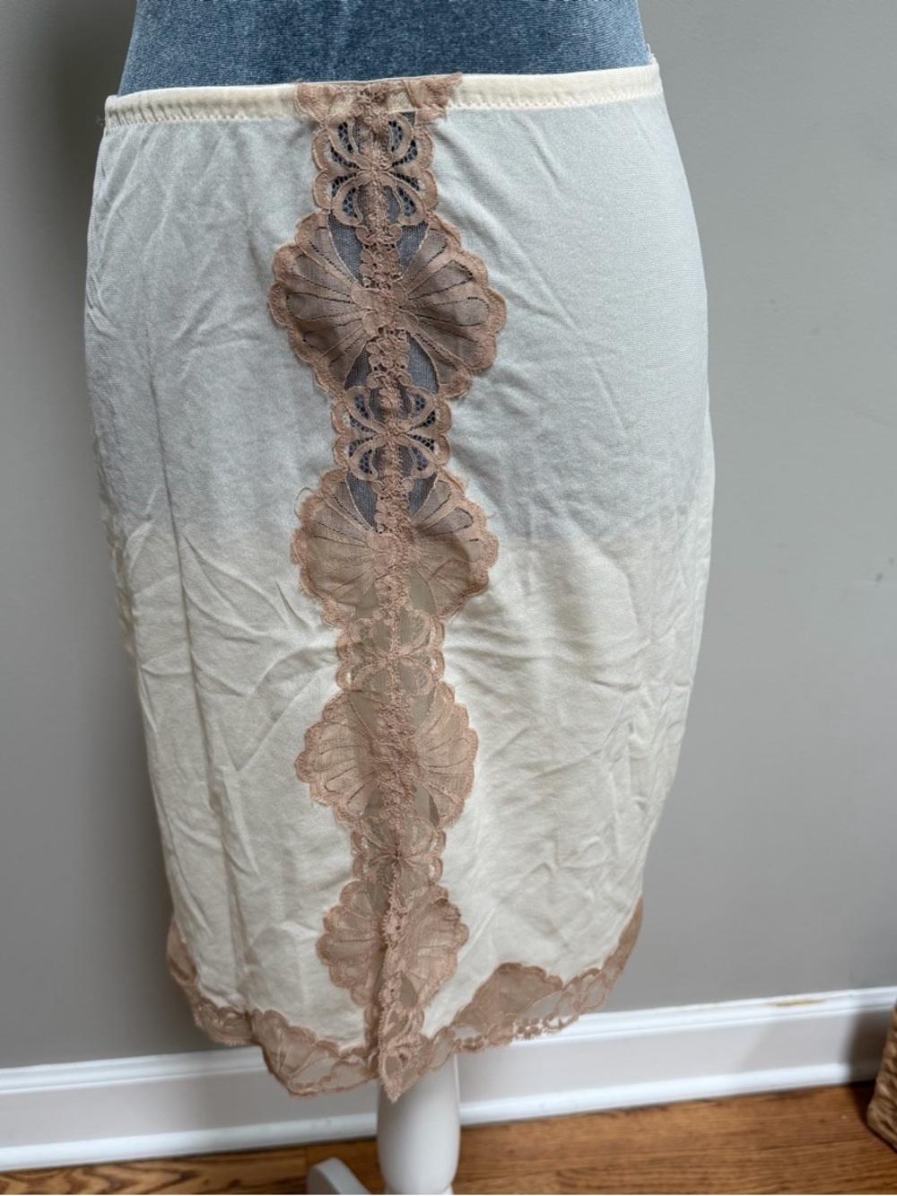 Vintage 1960's Emilio Pucci For Formfit Rogers Cream Ecru Lace Half Slip S Short